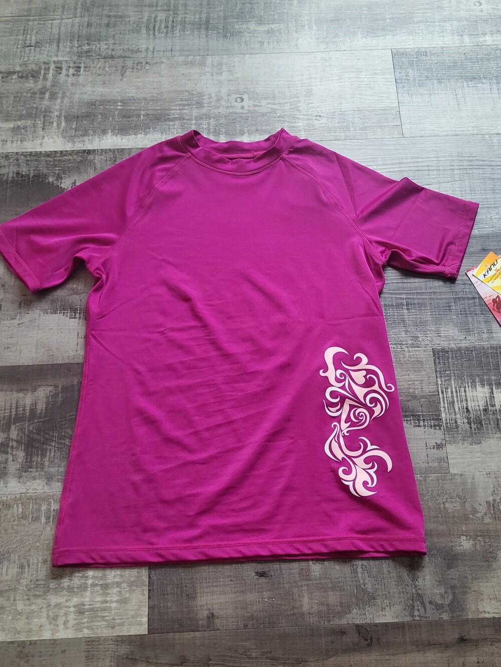 Kanu Surf Women’s Short Sleeve Rashguard Top UPF 50+ Size Medium NWT - Picture 1 of 6
